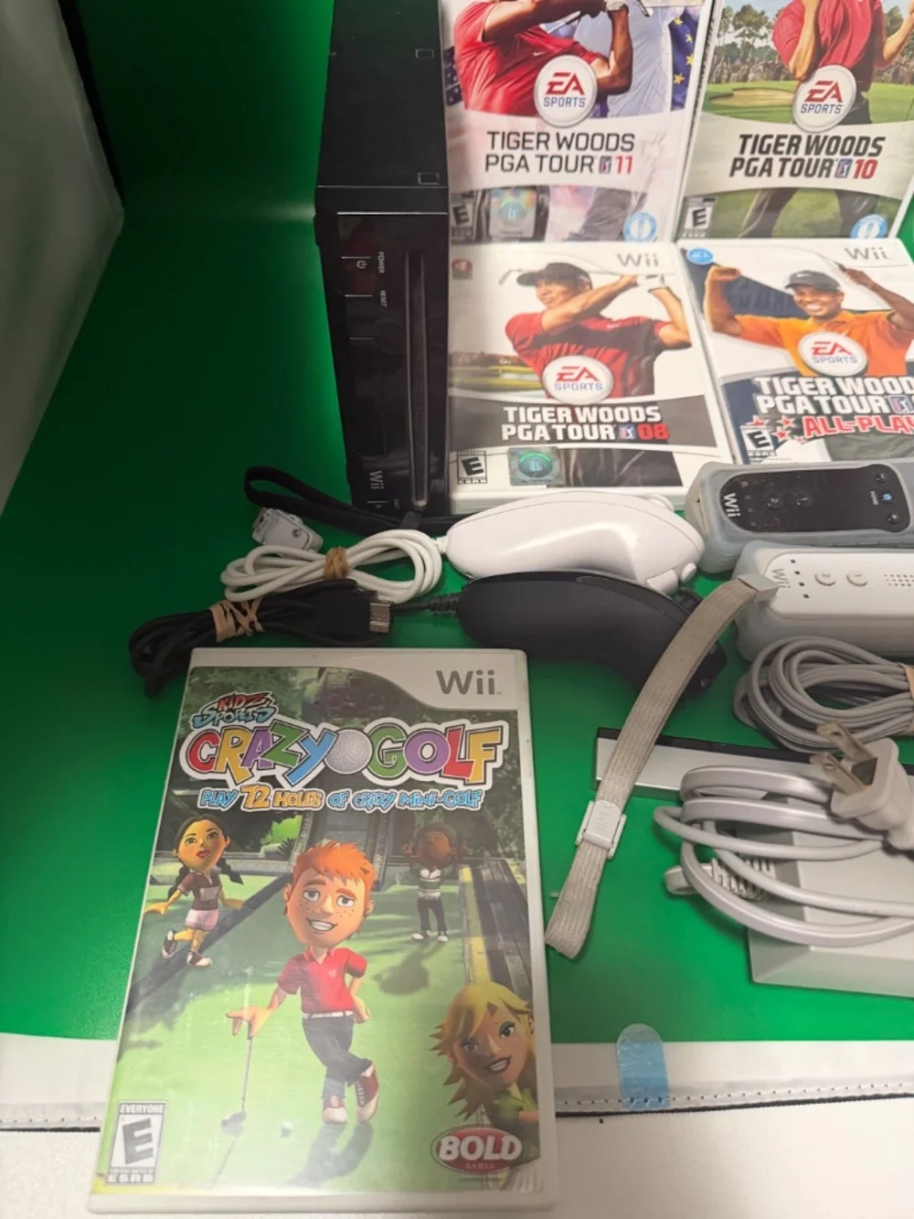 Nintendo Wii Tiger Woods Golf Bundle